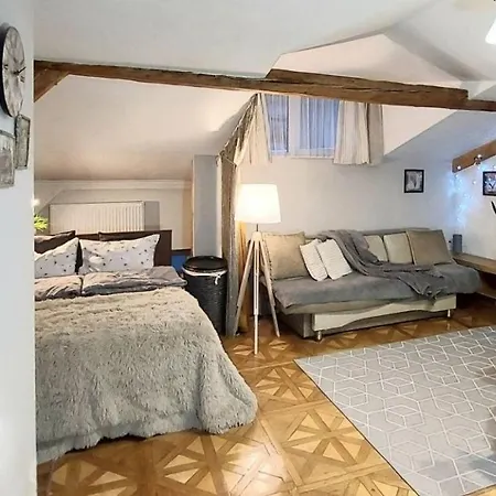 Apartment On Svobody Avenue 47