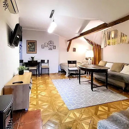 Apartment On Svobody Avenue 47 *