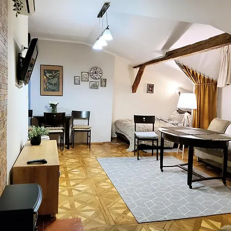 On Svobody Avenue 47 Apartment